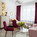 Pink Elephant 2x1br In Historic Tenement House 1 Km From Appartement