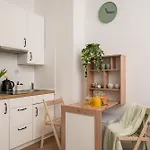 Pink Elephant 2x1br In Historic Tenement House 1 Km From Appartement Warschau
