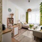 Pink Elephant 2x1br In Historic Tenement House 1 Km From