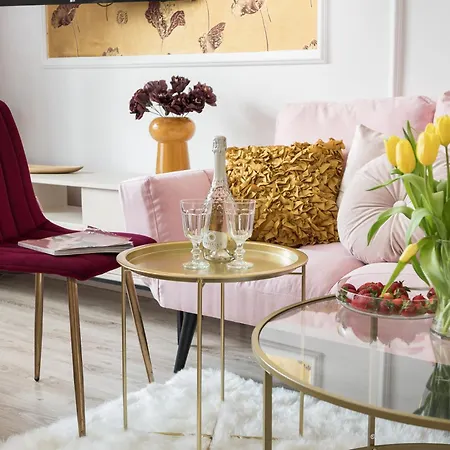 Appartement Pink Elephant 2x1br In Historic Tenement House 1 Km From *