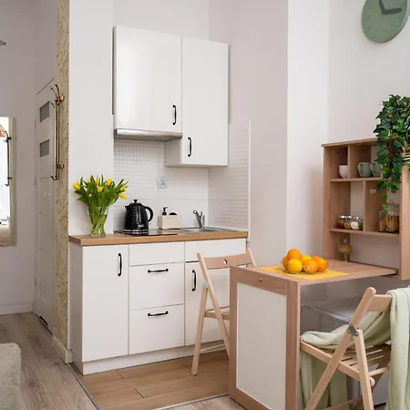 Pink Elephant 2x1br In Historic Tenement House 1 Km From * 바르샤바