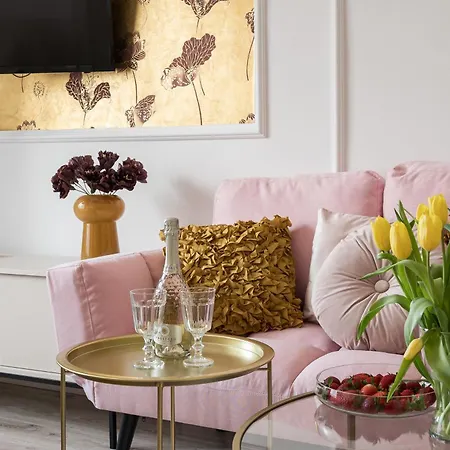 Pink Elephant 2x1br In Historic Tenement House 1 Km From Lejlighed Warszawa
