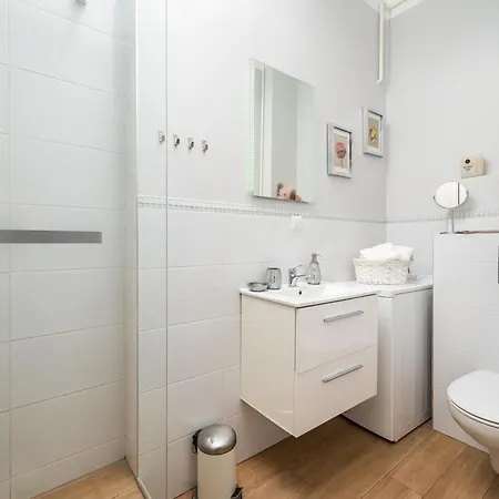 Pink Elephant 2x1br In Historic Tenement House 1 Km From 华沙