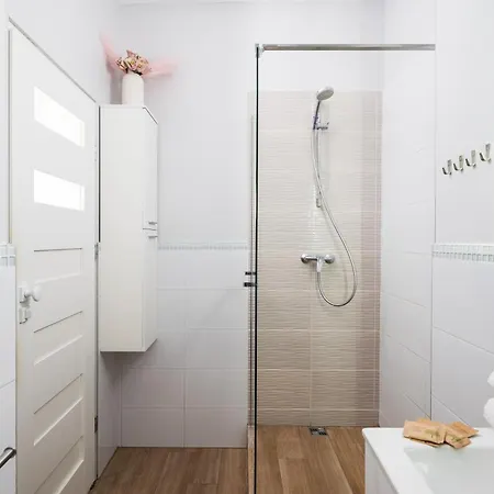 公寓 Pink Elephant 2x1br In Historic Tenement House 1 Km From 华沙