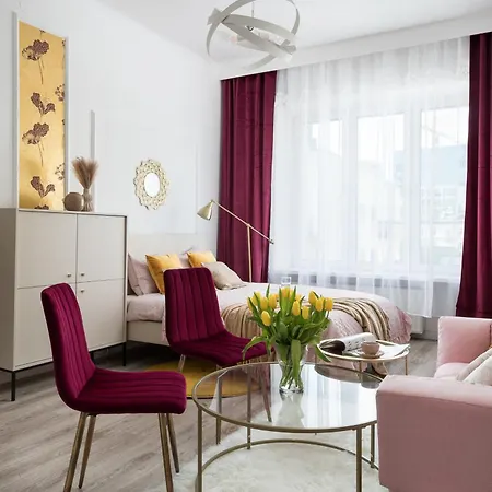 Pink Elephant 2x1br In Historic Tenement House 1 Km From Lejlighed