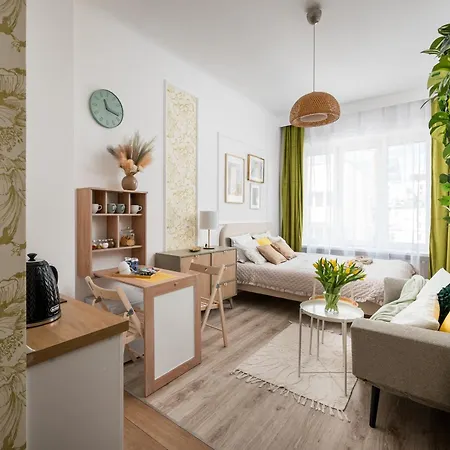 Pink Elephant 2x1br In Historic Tenement House 1 Km From