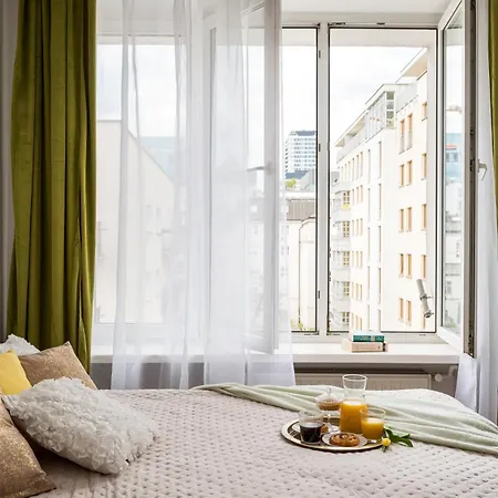 Pink Elephant 2x1br In Historic Tenement House 1 Km From Lejlighed