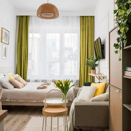 Lejlighed Pink Elephant 2x1br In Historic Tenement House 1 Km From Warszawa
