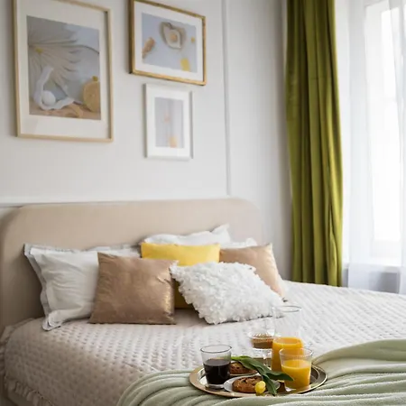Διαμέρισμα Pink Elephant 2x1br In Historic Tenement House 1 Km From Βαρσοβία