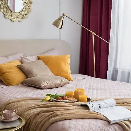 Pink Elephant 2x1br In Historic Tenement House 1 Km From