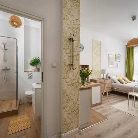Pink Elephant 2x1br In Historic Tenement House 1 Km From Warsaw